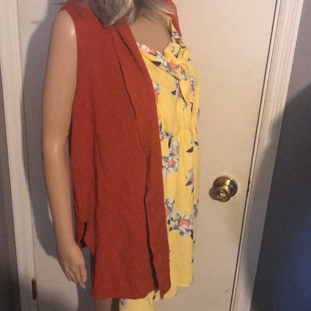 Dark pink sleeveless long sweater